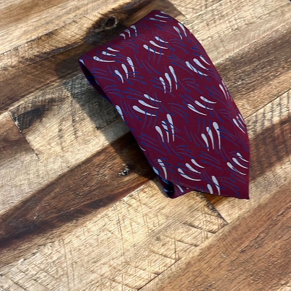 Silk tie